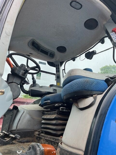 New Holland T7.220 - Трактор: фото 4 New Holland T7.220 - Трактор: фото 4