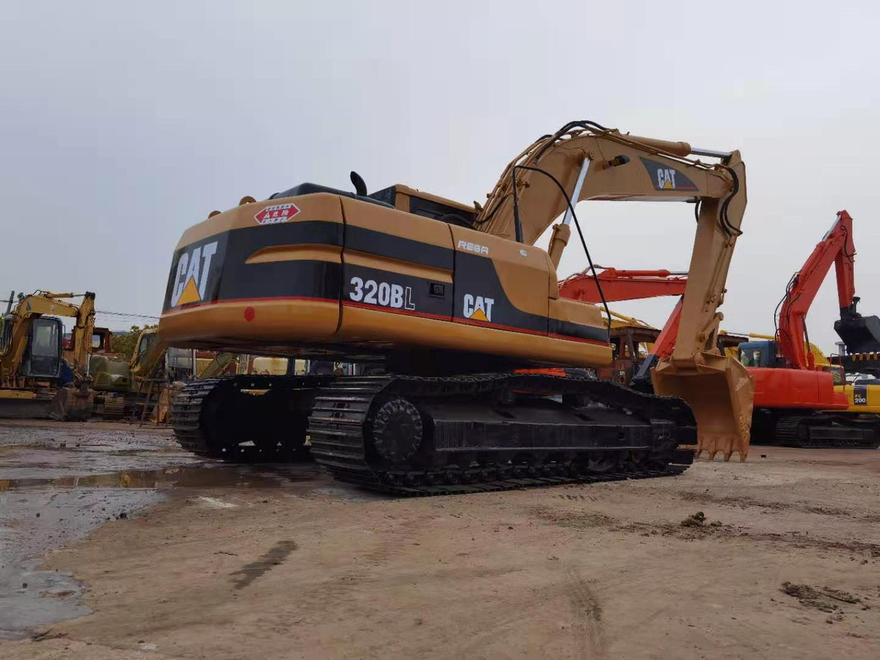 CATERPILLAR 320B - Гусеничный экскаватор: фото 2 CATERPILLAR 320B - Гусеничный экскаватор: фото 2