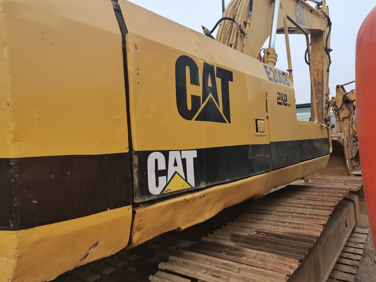 CATERPILLAR CAT-E200 - Гусеничный экскаватор: фото 4 CATERPILLAR CAT-E200 - Гусеничный экскаватор: фото 4