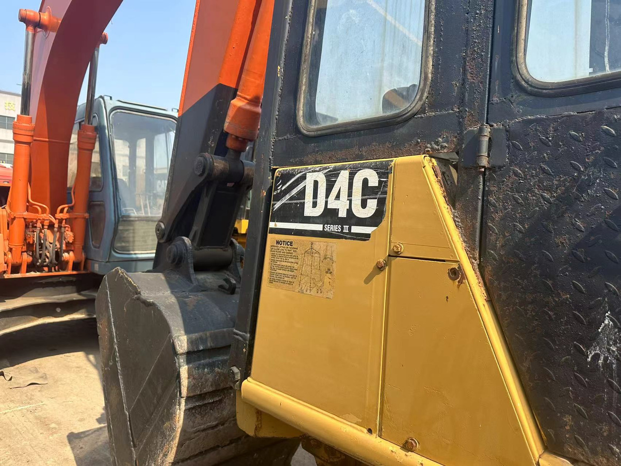 CATERPILLAR D4C - Бульдозер: фото 4 CATERPILLAR D4C - Бульдозер: фото 4