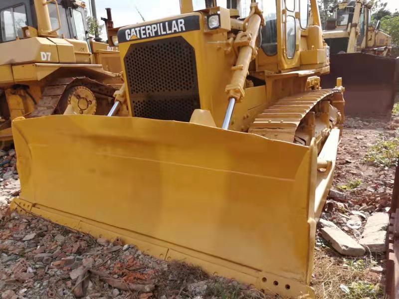 CATERPILLAR D8K - Бульдозер: фото 2 CATERPILLAR D8K - Бульдозер: фото 2