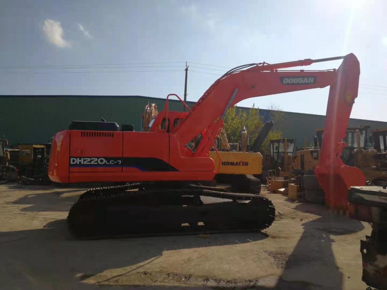 DOOSAN DH220LC - Гусеничный экскаватор: фото 2 DOOSAN DH220LC - Гусеничный экскаватор: фото 2