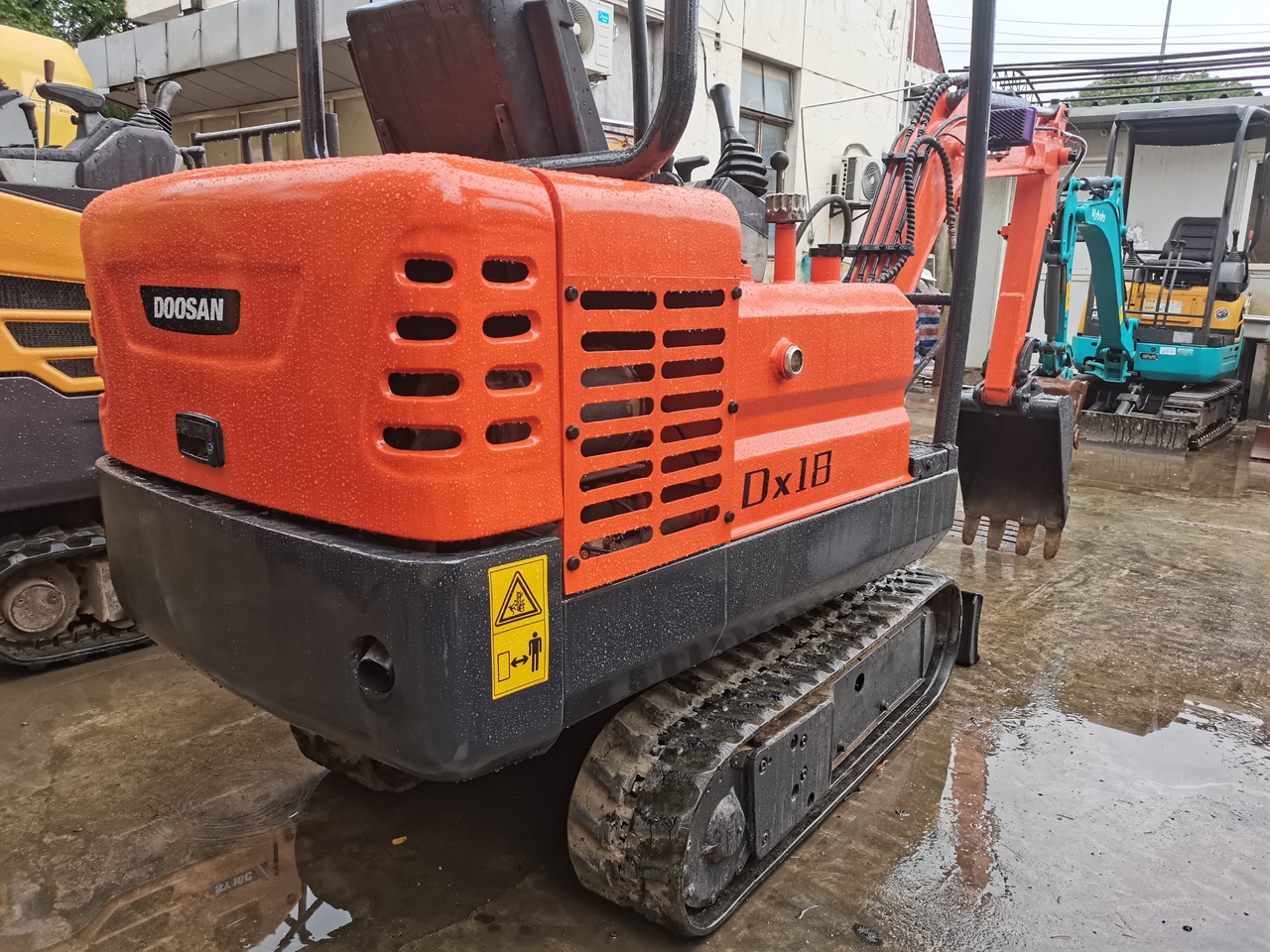 DOOSAN DX18 - Мини-экскаватор: фото 3 DOOSAN DX18 - Мини-экскаватор: фото 3
