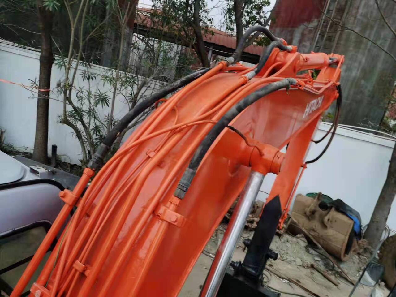 HITACHI EX120-5 - Гусеничный экскаватор: фото 4 HITACHI EX120-5 - Гусеничный экскаватор: фото 4