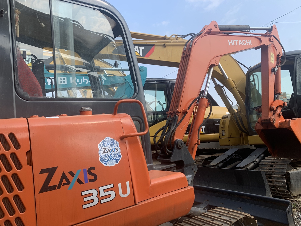 HITACHI ZX35U-mini excavator - Мини-экскаватор: фото 3 HITACHI ZX35U-mini excavator - Мини-экскаватор: фото 3