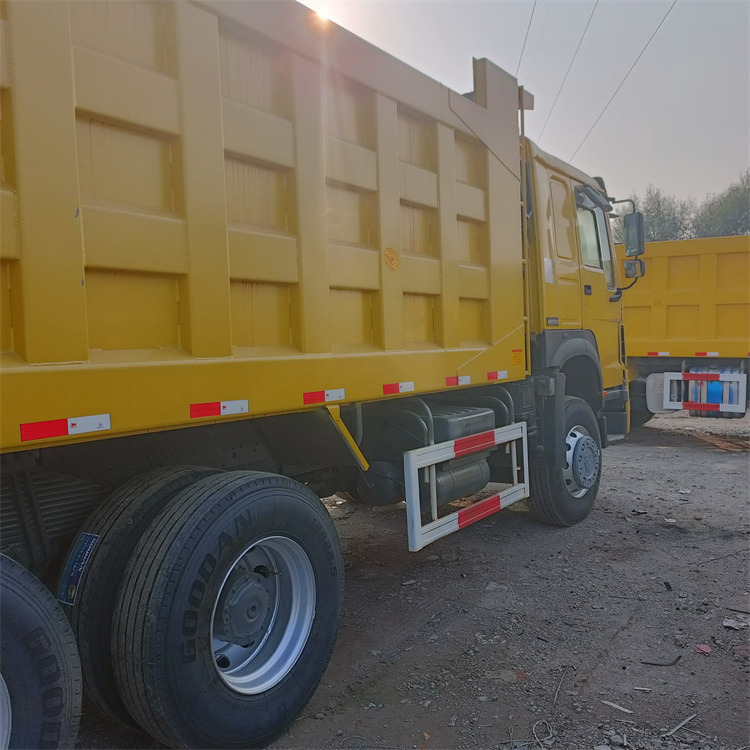 Самосвал HOWO HOWO 6x4-375 Tipper-Yellow: фото 8