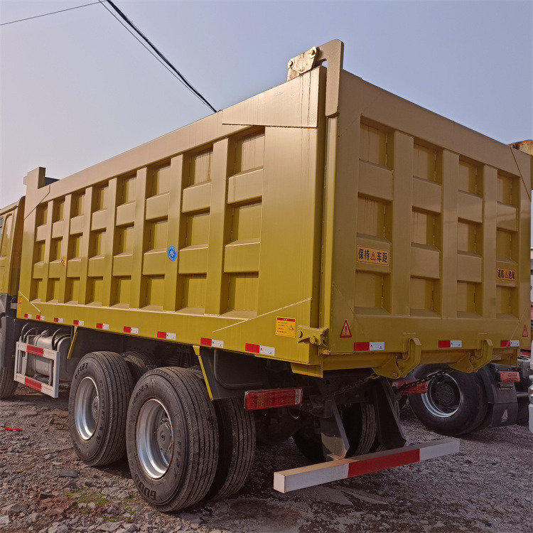Самосвал HOWO HOWO 6x4-375 Tipper-Yellow: фото 6