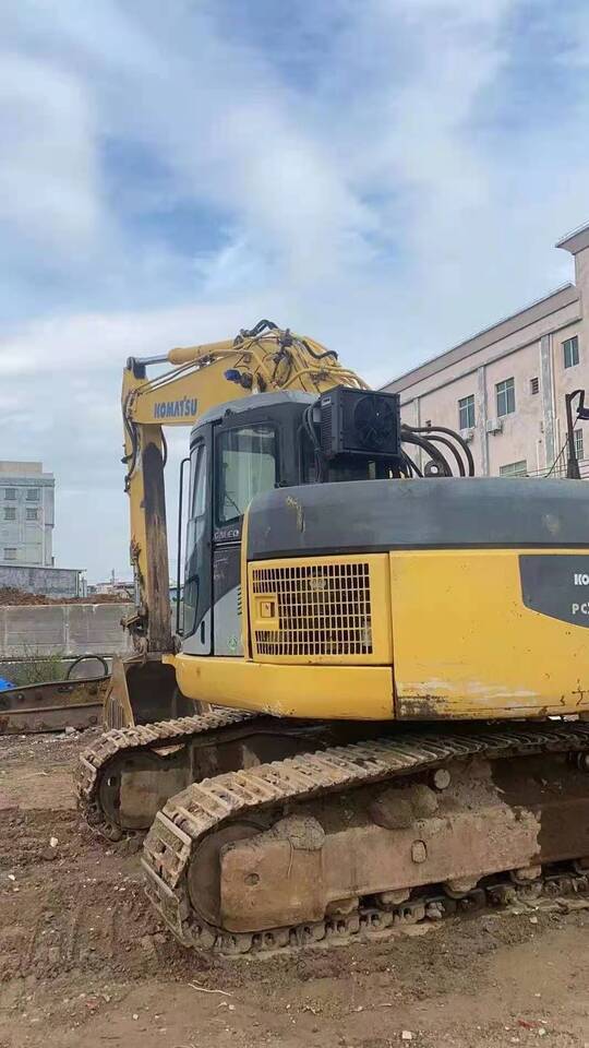 KOMATSU PC228US - Гусеничный экскаватор: фото 1 KOMATSU PC228US - Гусеничный экскаватор: фото 1