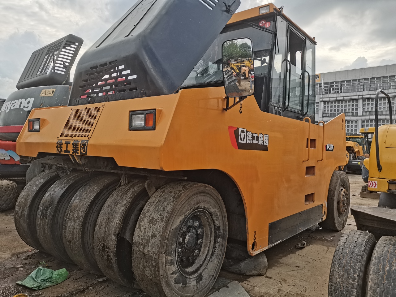 XCMG XP303 - Каток: фото 2 XCMG XP303 - Каток: фото 2