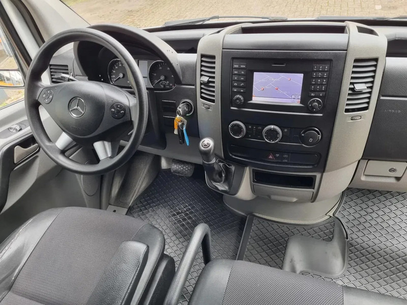 Фото интерьера 1: Цельнометаллический фургон Mercedes-Benz Sprinter 314 CDI/ L2H2/ Aut./ Airco/ Camera/ Navi