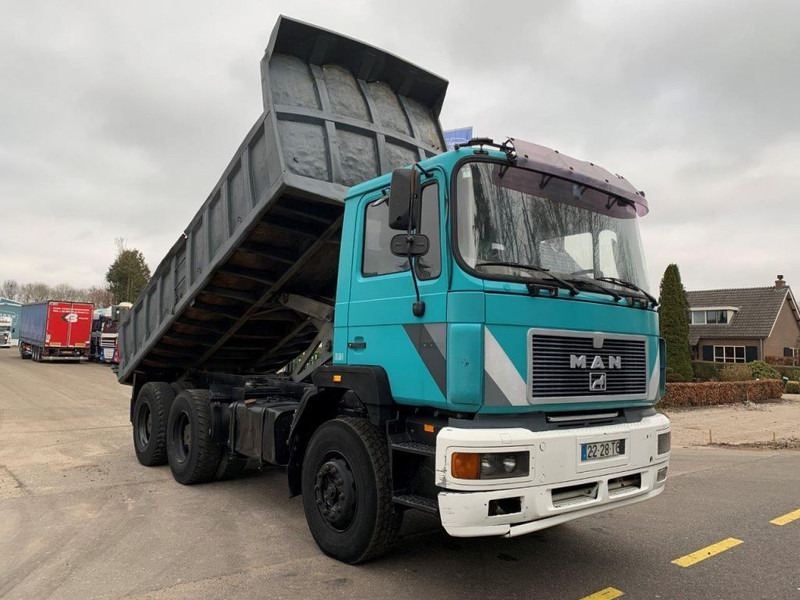 MAN 33.372 6X4 KIPPER MANUAL ZF GEARBOX - Самосвал: фото 2 MAN 33.372 6X4 KIPPER MANUAL ZF GEARBOX - Самосвал: фото 2