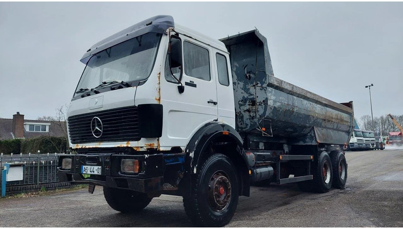 Mercedes-Benz SK 2635 2235 6x4 KIPPER STEEL SPRING MANUAL GEARBOX - Самосвал: фото 1 Mercedes-Benz SK 2635 2235 6x4 KIPPER STEEL SPRING MANUAL GEARBOX - Самосвал: фото 1