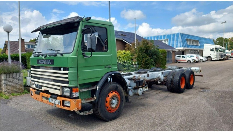 Scania P92 6x2 FULL STEEL MANUAL GEARBOX - Грузовик-шасси: фото 1 Scania P92 6x2 FULL STEEL MANUAL GEARBOX - Грузовик-шасси: фото 1