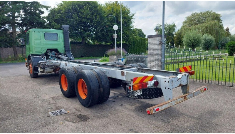 Scania P92 6x2 FULL STEEL MANUAL GEARBOX - Грузовик-шасси: фото 4 Scania P92 6x2 FULL STEEL MANUAL GEARBOX - Грузовик-шасси: фото 4