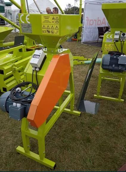 ADRAF Zgniatacz walcowy do ziarna - Послеуборочное оборудование: фото 1 ADRAF Zgniatacz walcowy do ziarna - Послеуборочное оборудование: фото 1