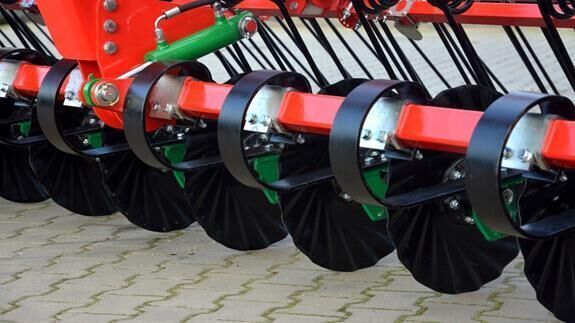 AGRO-MASZ Brona Mulczowa BM75 - Борона пружинная: фото 4 AGRO-MASZ Brona Mulczowa BM75 - Борона пружинная: фото 4