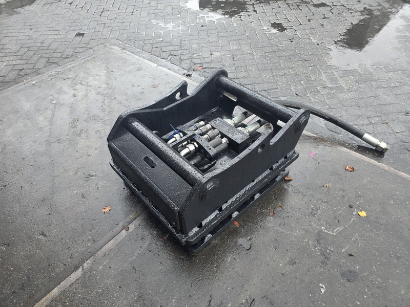 Kopplaat steelwrist oq80 oilquick 80 - Сцепное устройство для Строительной техники: фото 4 Kopplaat steelwrist oq80 oilquick 80 - Сцепное устройство для Строительной техники: фото 4