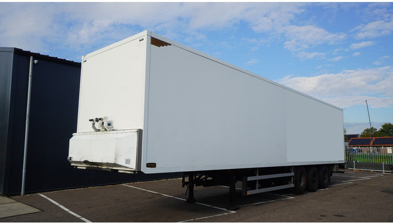 Jumbo 3 AXLE CLOSED BOX - Полуприцеп-фургон: фото 2 Jumbo 3 AXLE CLOSED BOX - Полуприцеп-фургон: фото 2