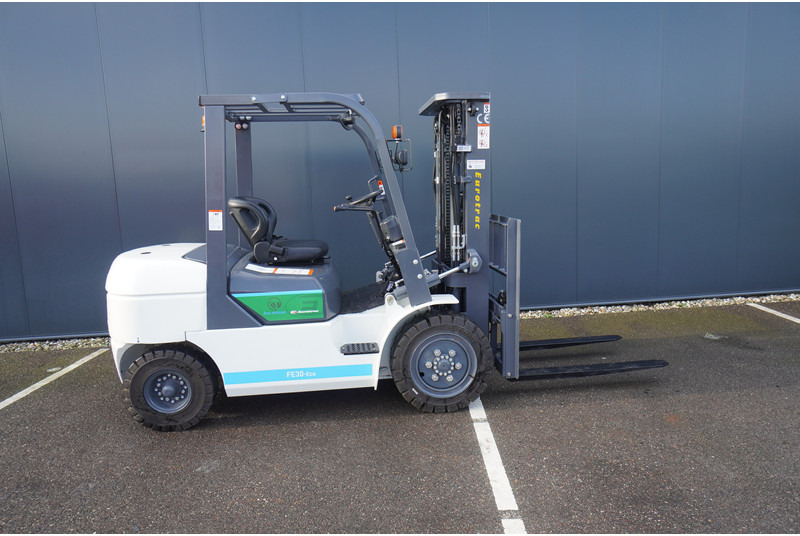 Eurotrac FE 30 ECO ELECTRIC FORKLIFT - Строительная техника: фото 3 Eurotrac FE 30 ECO ELECTRIC FORKLIFT - Строительная техника: фото 3