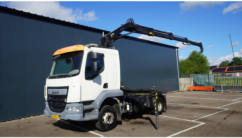 DAF LF 220 WITH HIAB XS111 HI DUO CRANE 238.000KM - Тягач: фото 2 DAF LF 220 WITH HIAB XS111 HI DUO CRANE 238.000KM - Тягач: фото 2