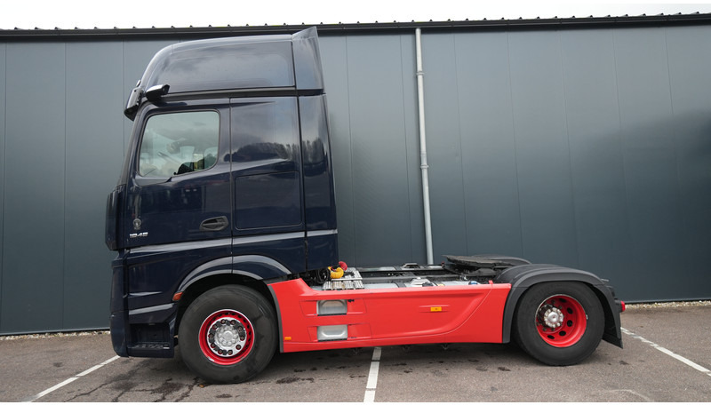 Mercedes-Benz ACTROS 1945 GIGASPACE 649.700KM - Тягач: фото 1 Mercedes-Benz ACTROS 1945 GIGASPACE 649.700KM - Тягач: фото 1