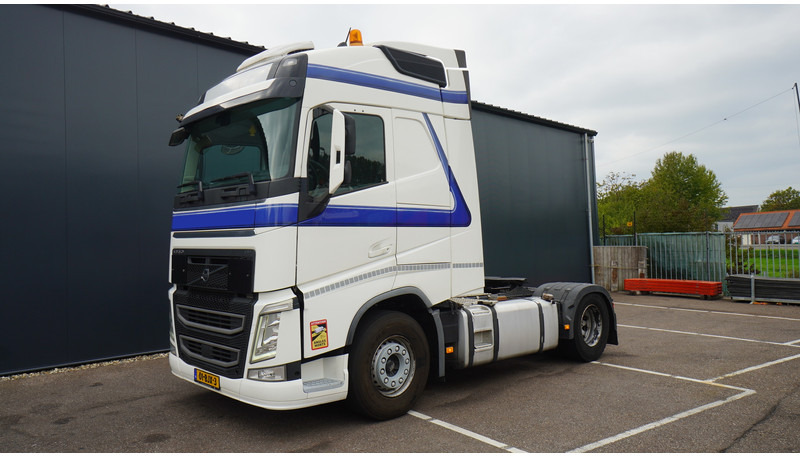 Volvo FH 420 ADR EURO 6 GLOBETROTTER - Тягач: фото 3 Volvo FH 420 ADR EURO 6 GLOBETROTTER - Тягач: фото 3