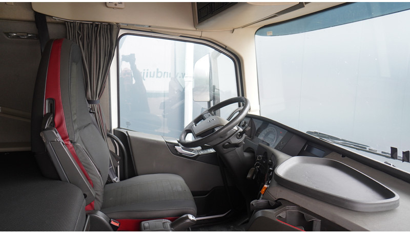 Volvo FH 420 GLOBETROTTER EURO 6 - Тягач: фото 5 Volvo FH 420 GLOBETROTTER EURO 6 - Тягач: фото 5