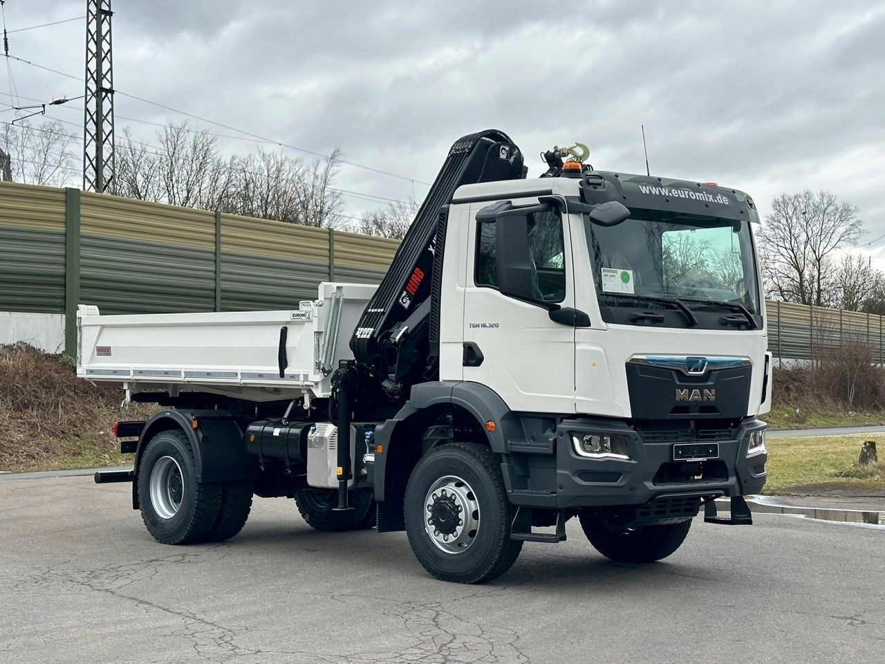 MAN TGM 18.320 4x4 Euro6e Hiab X-HiDuo 138DS-3 - Самосвал, Автоманипулятор: фото 3 MAN TGM 18.320 4x4 Euro6e Hiab X-HiDuo 138DS-3 - Самосвал, Автоманипулятор: фото 3