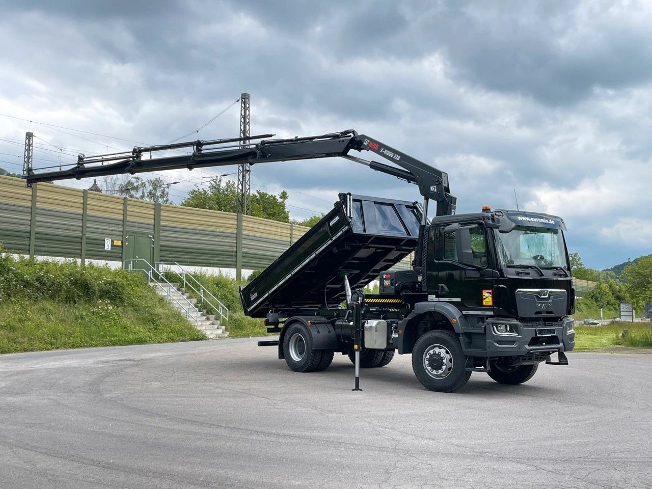 Самосвал, Автоманипулятор MAN TGM 18.320 4x4 Euro6e Hiab X Hiduo 228-4: фото 13