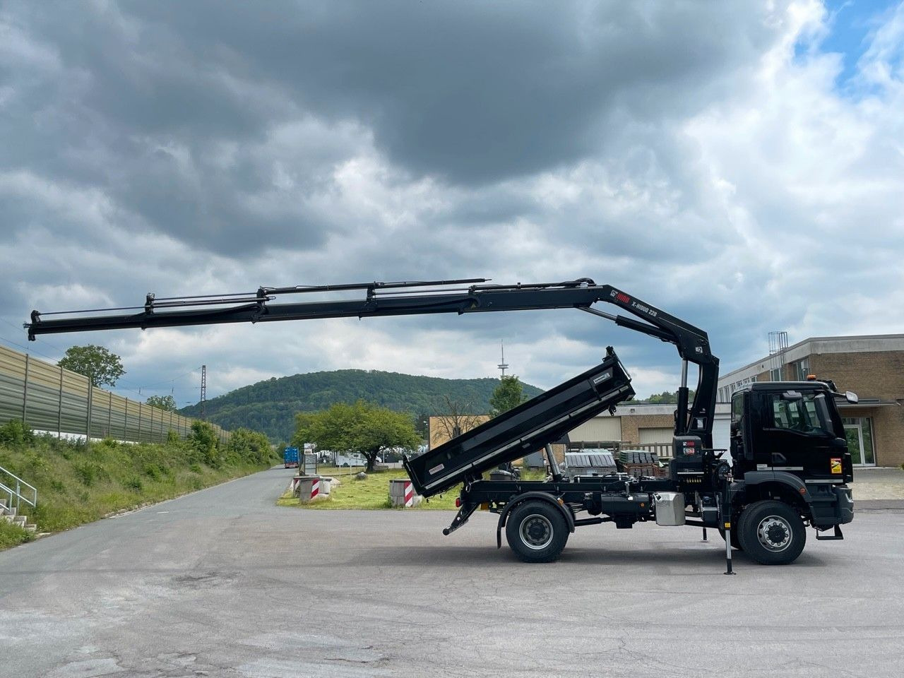Самосвал, Автоманипулятор MAN TGM 18.320 4x4 Euro6e Hiab X Hiduo 228-4: фото 12