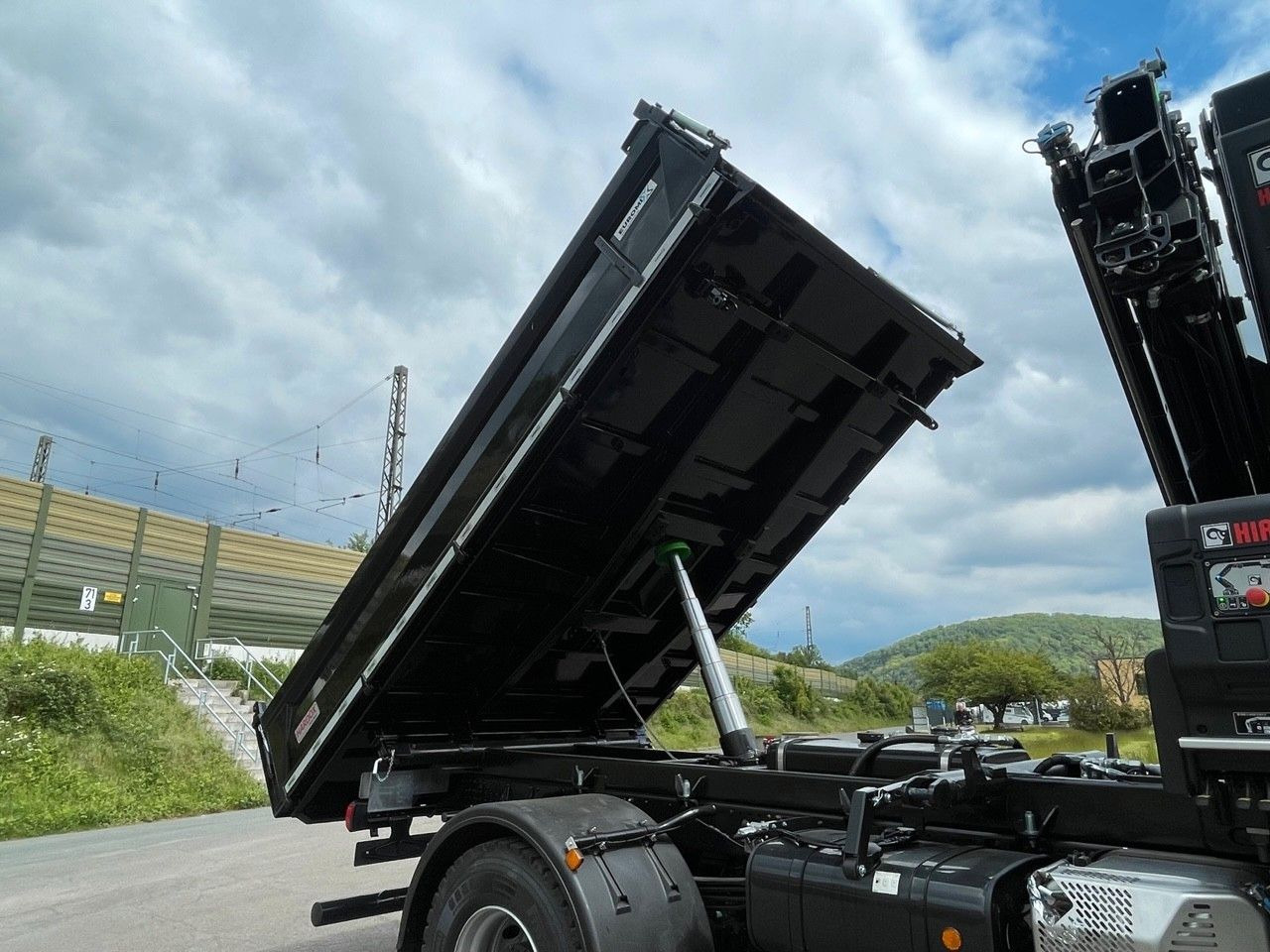 Самосвал, Автоманипулятор MAN TGM 18.320 4x4 Euro6e Hiab X Hiduo 228-4: фото 16