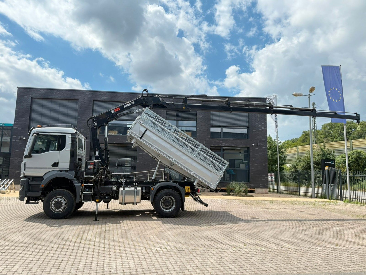 MAN TGS 18.400 TG3 4x4 Euro6e Hiab X-HiDuo 138DS-4 - Самосвал, Автоманипулятор: фото 4 MAN TGS 18.400 TG3 4x4 Euro6e Hiab X-HiDuo 138DS-4 - Самосвал, Автоманипулятор: фото 4