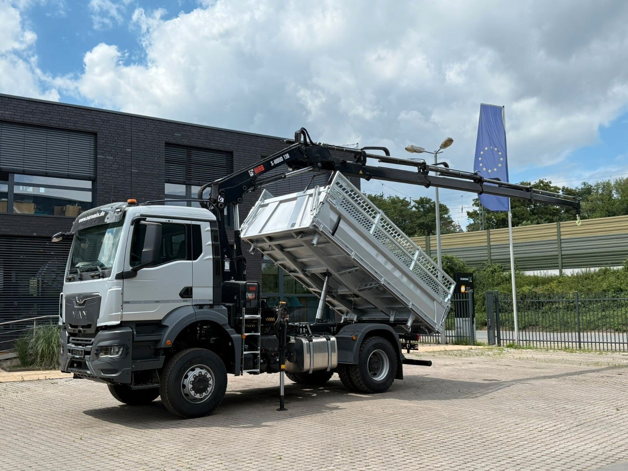 MAN TGS 18.400 TG3 4x4 Euro6e Hiab X-HiDuo 138DS-4 - Самосвал, Автоманипулятор: фото 3 MAN TGS 18.400 TG3 4x4 Euro6e Hiab X-HiDuo 138DS-4 - Самосвал, Автоманипулятор: фото 3