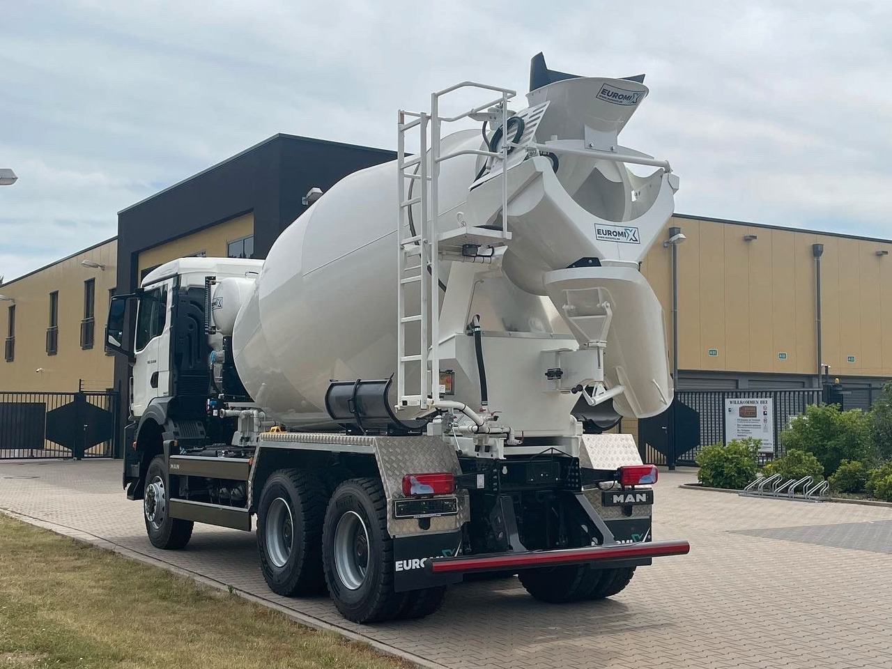 MAN TGS 33.440 / 6X6 Euro6e Euromix MTP EM 7 L - Автобетоносмеситель: фото 5 MAN TGS 33.440 / 6X6 Euro6e Euromix MTP EM 7 L - Автобетоносмеситель: фото 5