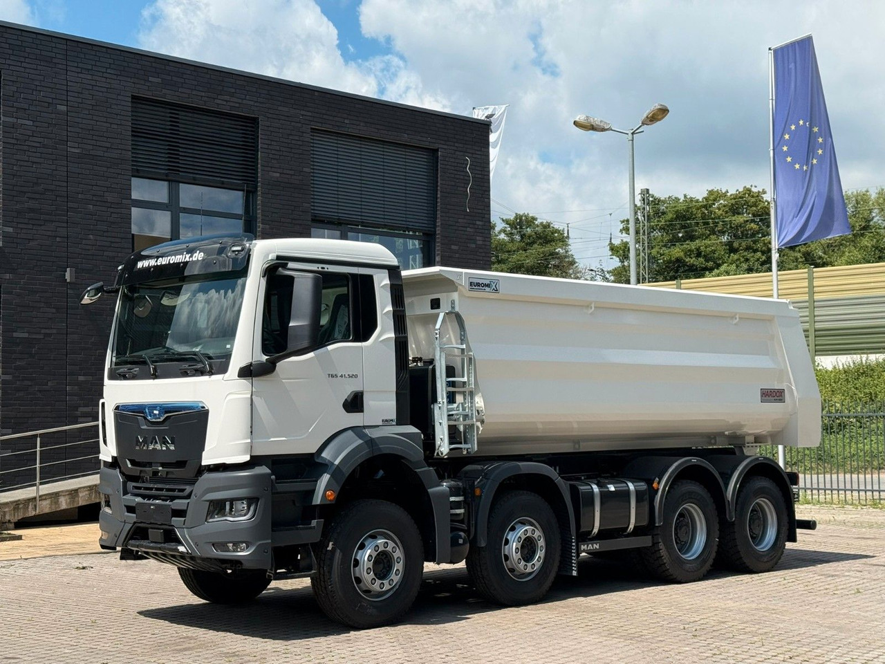 MAN TGS 41.520 BB 8X4 Euromix MuldenKipper Retarder - Самосвал: фото 4 MAN TGS 41.520 BB 8X4 Euromix MuldenKipper Retarder - Самосвал: фото 4