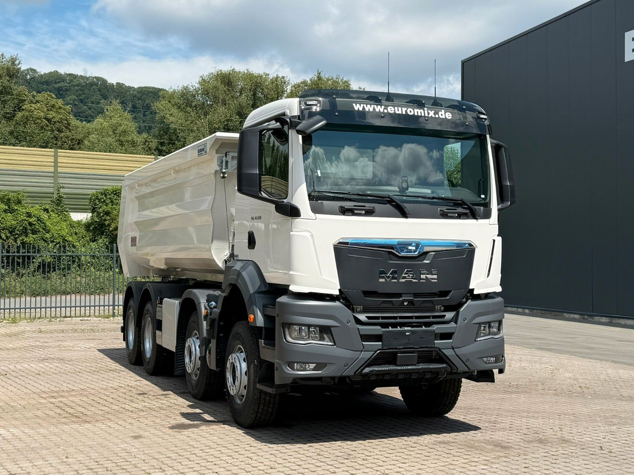 MAN TGS 41.520 BB 8X4 Euromix MuldenKipper Retarder - Самосвал: фото 2 MAN TGS 41.520 BB 8X4 Euromix MuldenKipper Retarder - Самосвал: фото 2