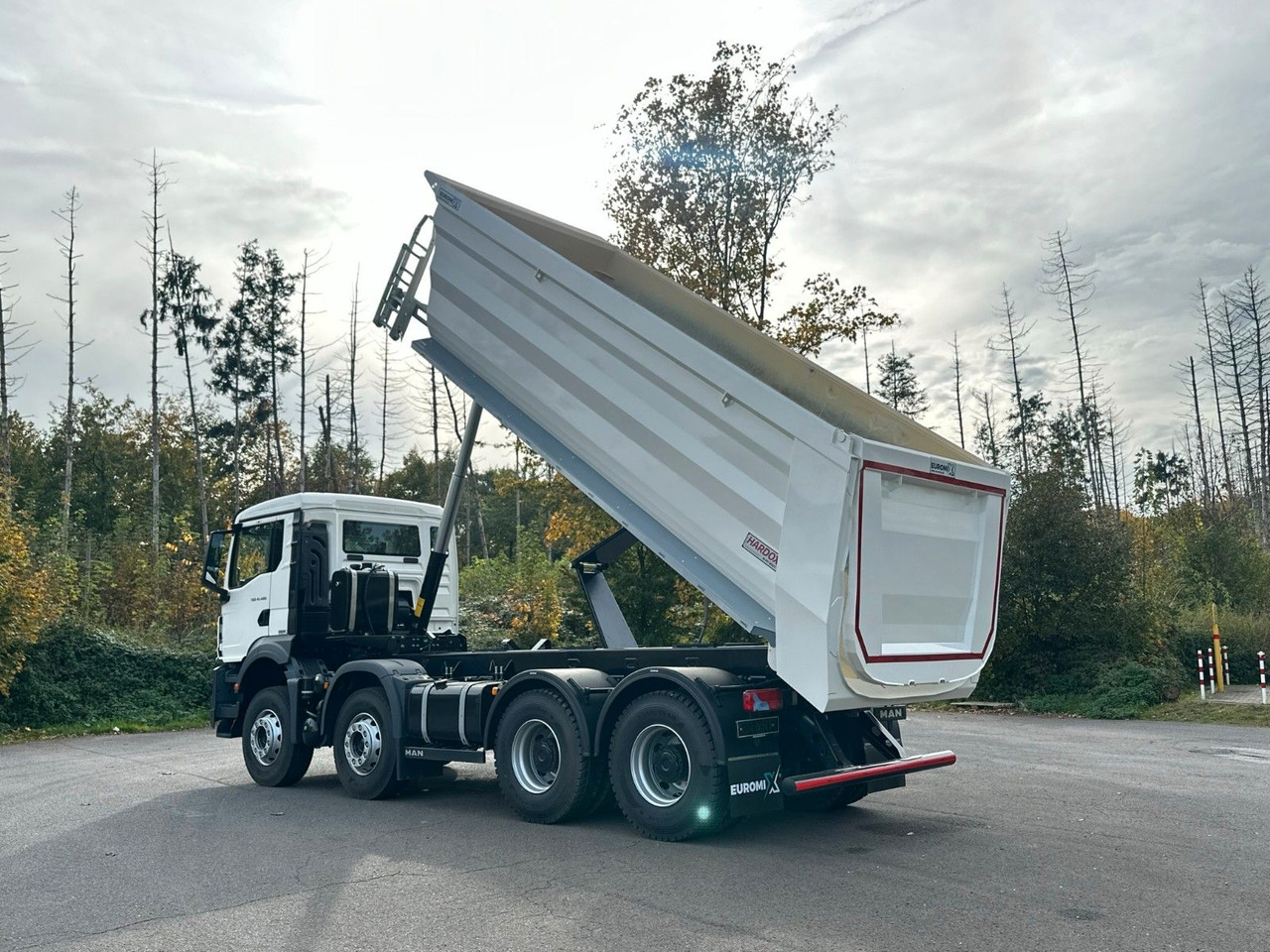 MAN TGS 41.520 BB 8X4 Euromix Retarder - Самосвал: фото 5 MAN TGS 41.520 BB 8X4 Euromix Retarder - Самосвал: фото 5