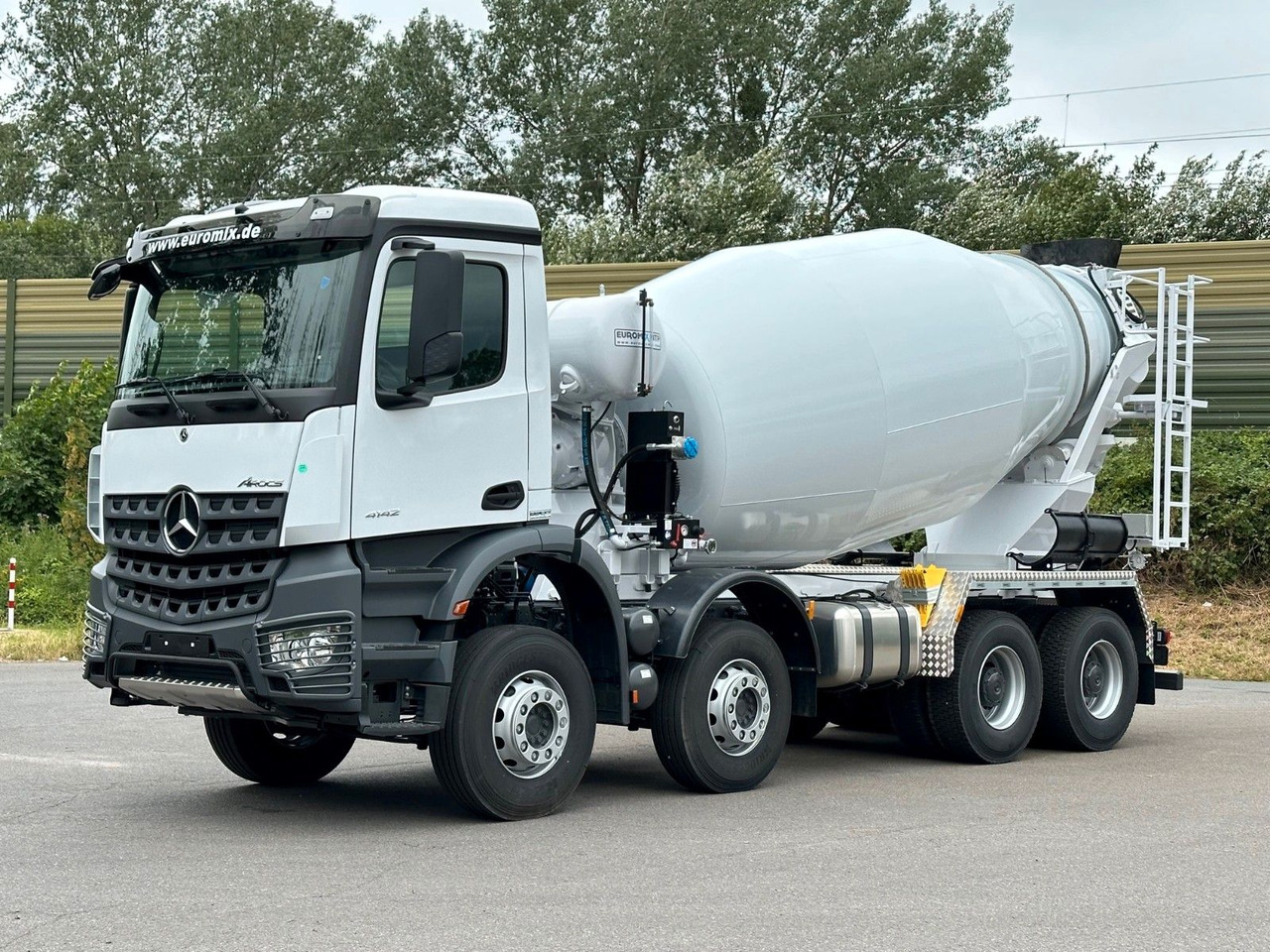 Mercedes-Benz AROCS 5 4142 B 8X4 Euro 3 EuromixMTP EM 10 - Автобетоносмеситель: фото 3 Mercedes-Benz AROCS 5 4142 B 8X4 Euro 3 EuromixMTP EM 10 - Автобетоносмеситель: фото 3