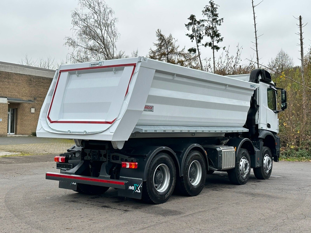 Mercedes-Benz AROCS 5 4145 8X4 E6e EuromixMTP 18m³ Kipper - Самосвал: фото 5 Mercedes-Benz AROCS 5 4145 8X4 E6e EuromixMTP 18m³ Kipper - Самосвал: фото 5