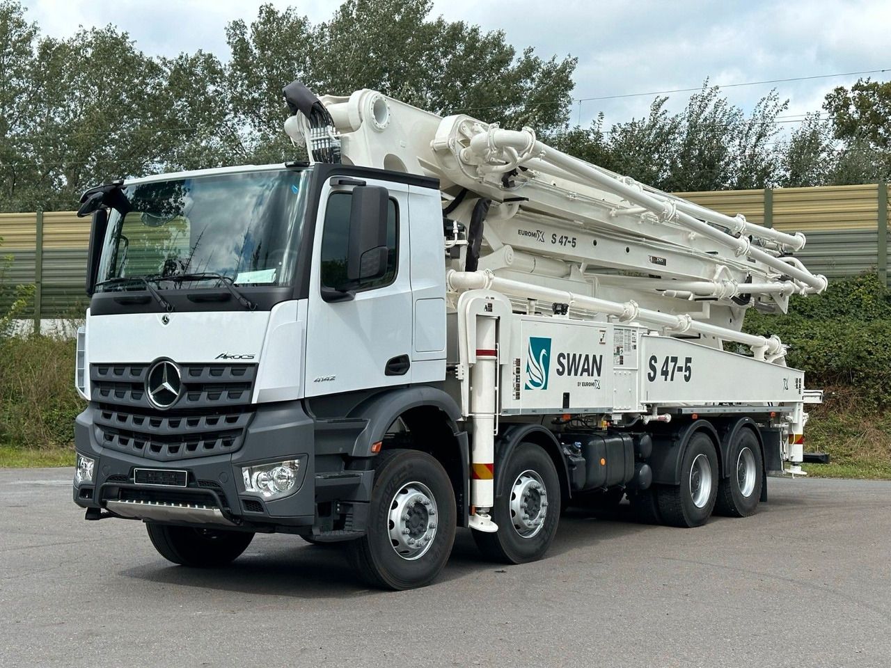 Mercedes-Benz Arocs 5 4142 8x4 SWAN TSP 47-5 160RZ ( 47m ) - Автобетононасос: фото 3 Mercedes-Benz Arocs 5 4142 8x4 SWAN TSP 47-5 160RZ ( 47m ) - Автобетононасос: фото 3