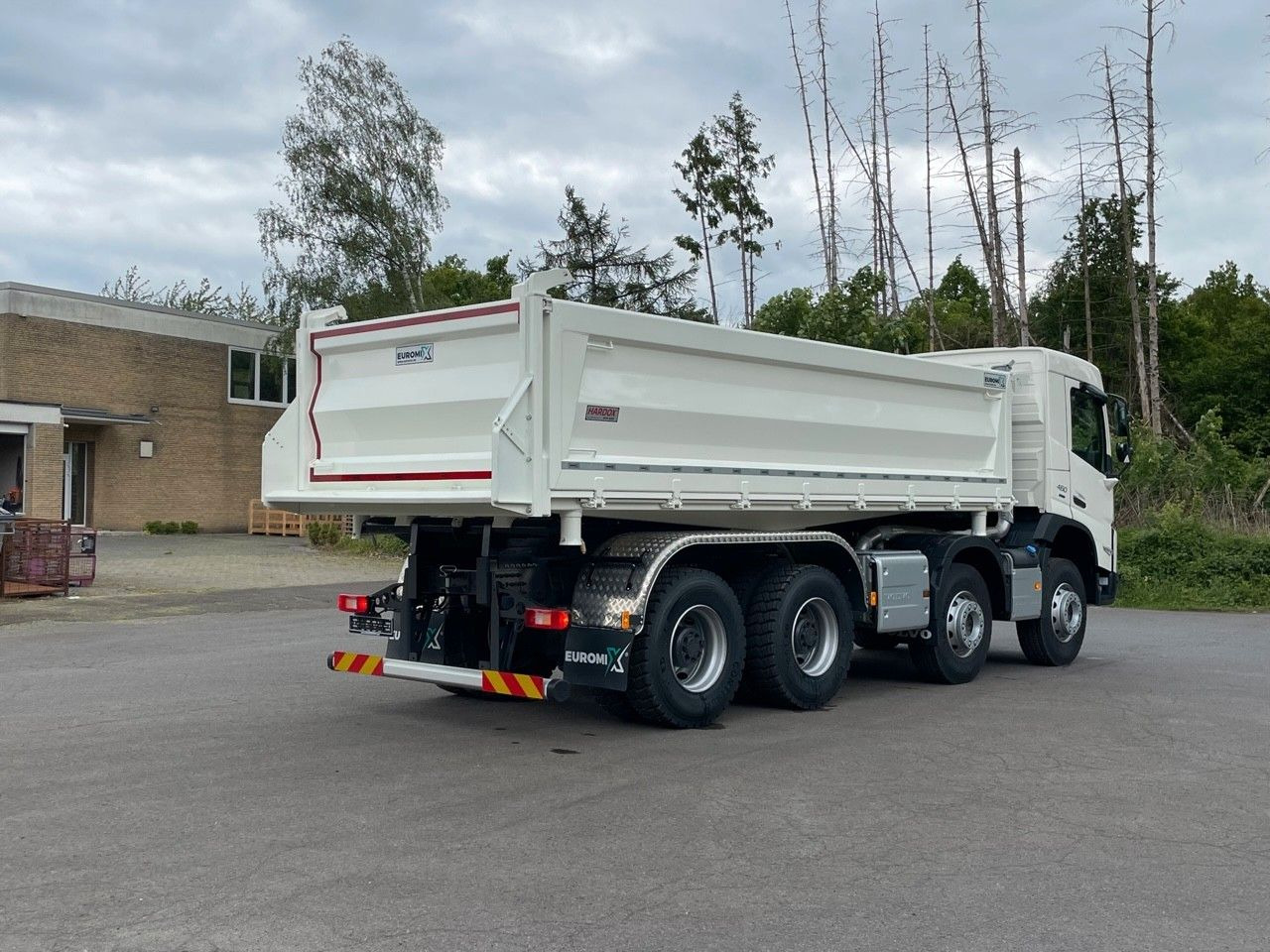 Volvo FMX 460 8x4 / WECHSELSYSTEM KIPPER+MISCHER Volvo FMX 460 8x4 / WECHSELSYSTEM KIPPER+MISCHER - Автобетоносмеситель: фото 5 Volvo FMX 460 8x4 / WECHSELSYSTEM KIPPER+MISCHER Volvo FMX 460 8x4 / WECHSELSYSTEM KIPPER+MISCHER - Автобетоносмеситель: фото 5