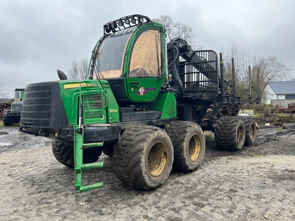 John Deere 1010 E - Форвардер: фото 1 John Deere 1010 E - Форвардер: фото 1
