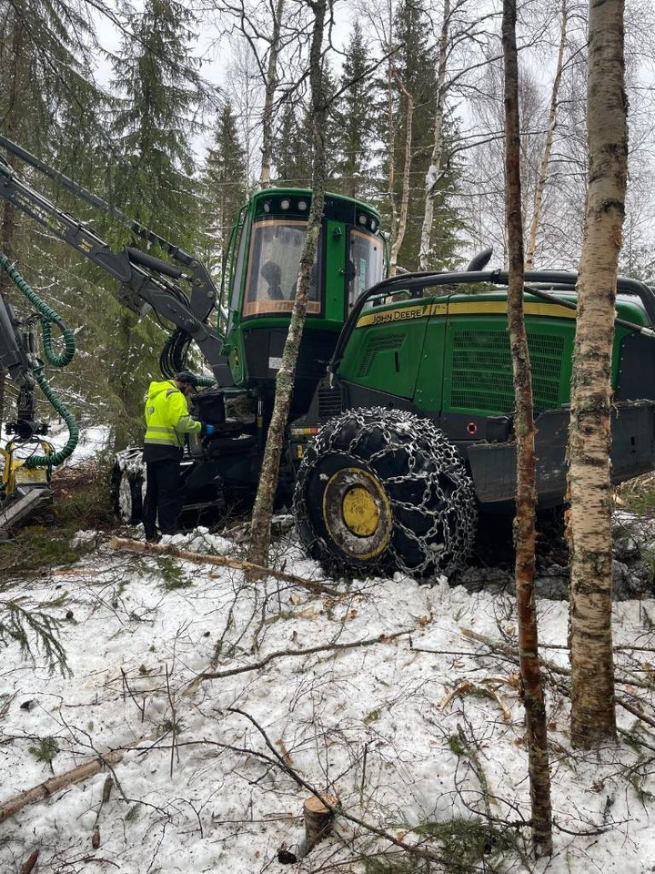 John Deere 1070 G - Харвестер: фото 4 John Deere 1070 G - Харвестер: фото 4