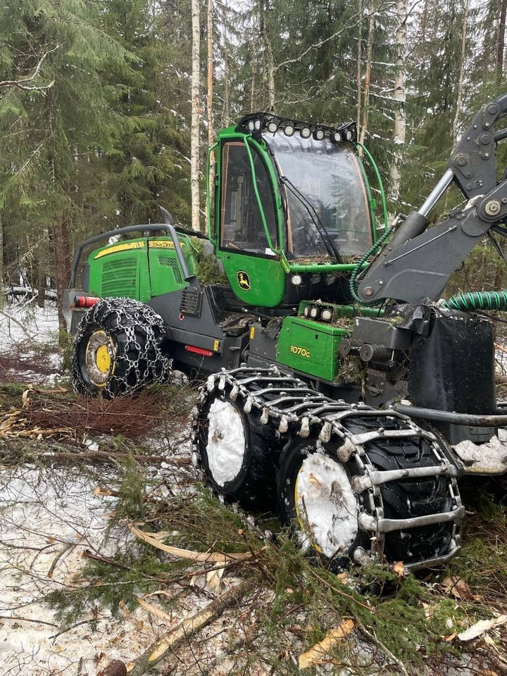 John Deere 1070 G - Харвестер: фото 1 John Deere 1070 G - Харвестер: фото 1