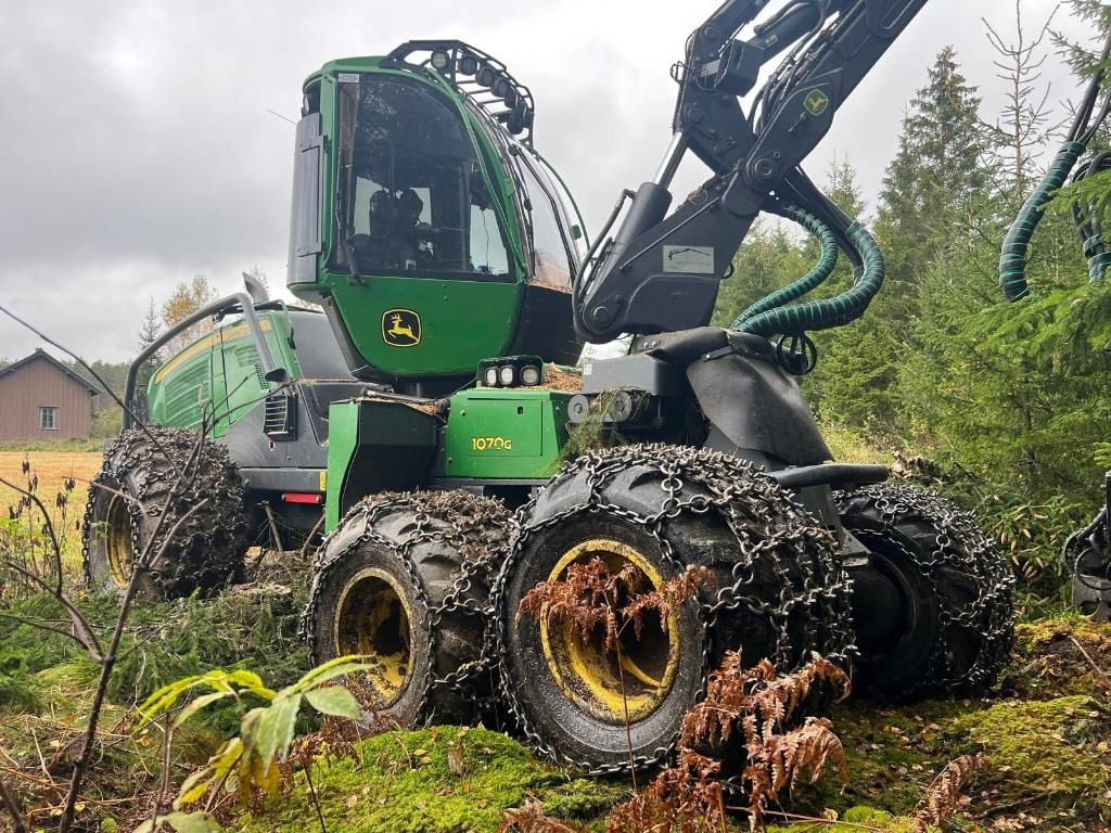 John Deere 1070G - Харвестер: фото 1 John Deere 1070G - Харвестер: фото 1