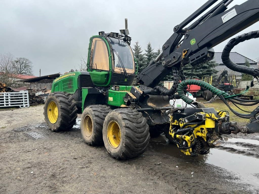 John Deere 1170 E - Харвестер: фото 1 John Deere 1170 E - Харвестер: фото 1