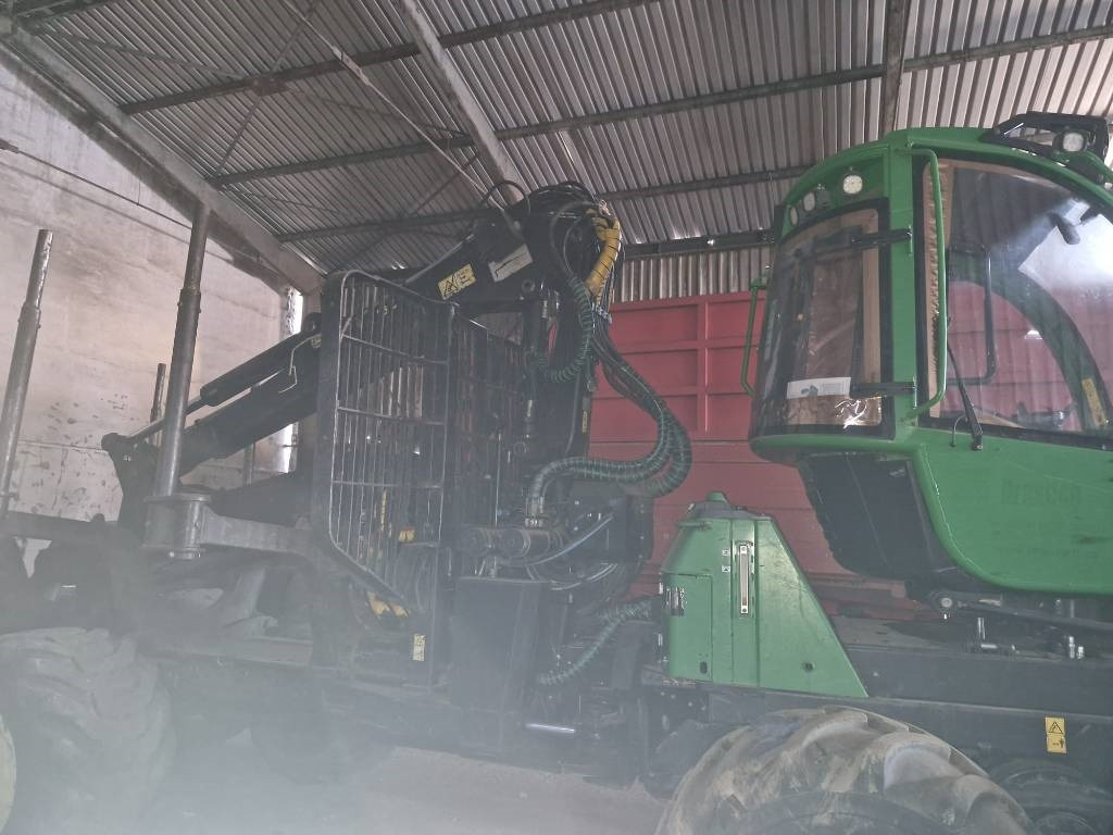 John Deere 1510 E - Форвардер: фото 4 John Deere 1510 E - Форвардер: фото 4