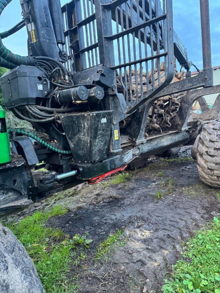 Форвардер John Deere 1510G: фото 11