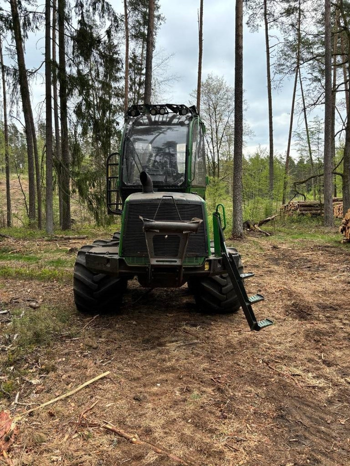 John Deere 810 E - Форвардер: фото 3 John Deere 810 E - Форвардер: фото 3