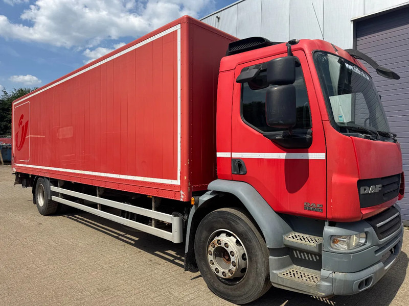 DAF LF 55.220 **EURO 4-MANUAL GEARBOX** - Грузовик с закрытым кузовом: фото 3 DAF LF 55.220 **EURO 4-MANUAL GEARBOX** - Грузовик с закрытым кузовом: фото 3